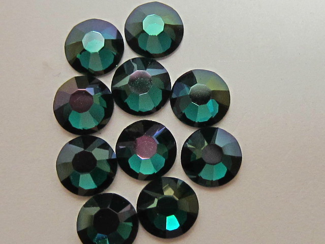 72 pcs. 20ss EMERALD IRIS MIST (maxima) FLATBACK PRECIOSA Rhinestones